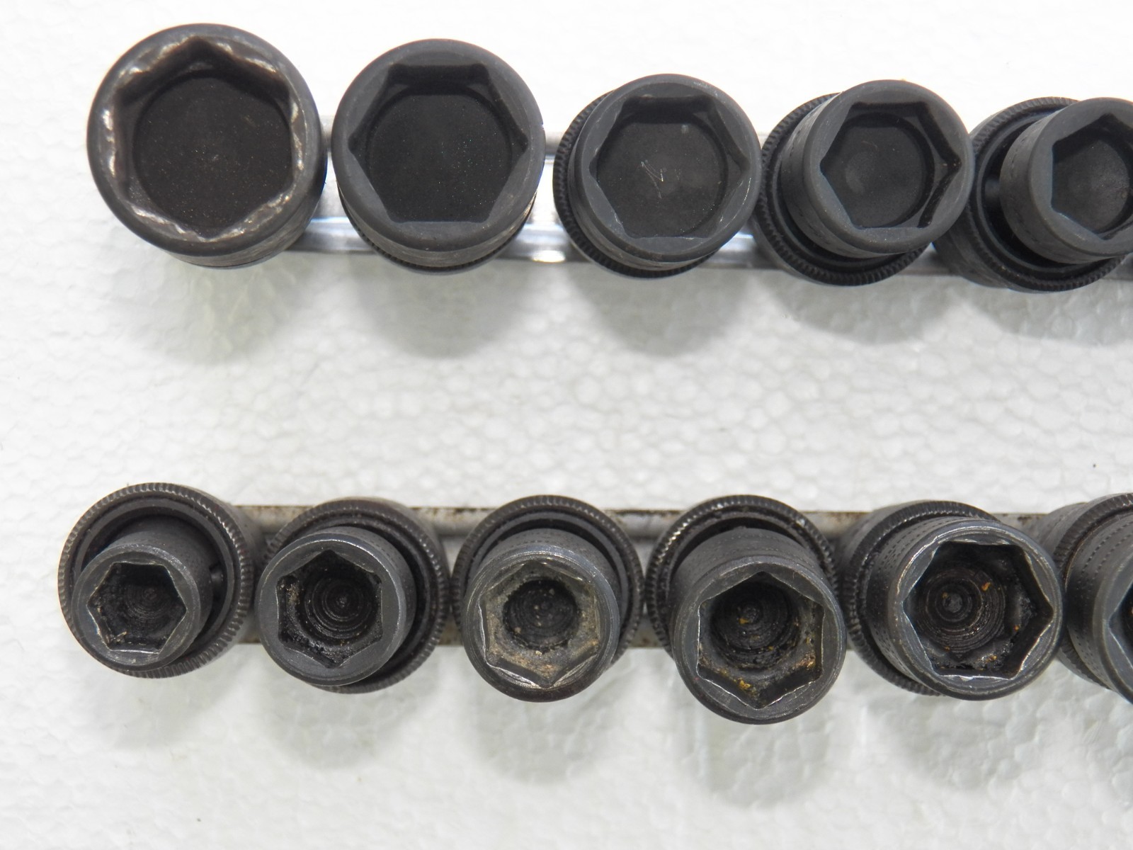 Snap-on 3/8″ drive Metric 10-19 & Sae 3/8-3/4 6-point IMPACT Swivel Socket Sets