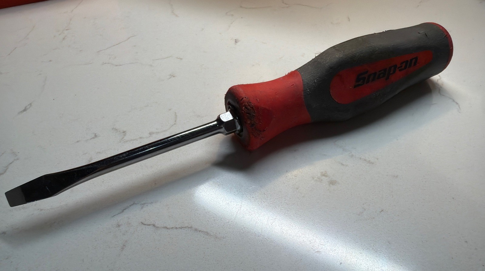 Snap On Tools 1/4″ Flat Head Screwdriver SHD2 Slotted Grip Red Gray USA