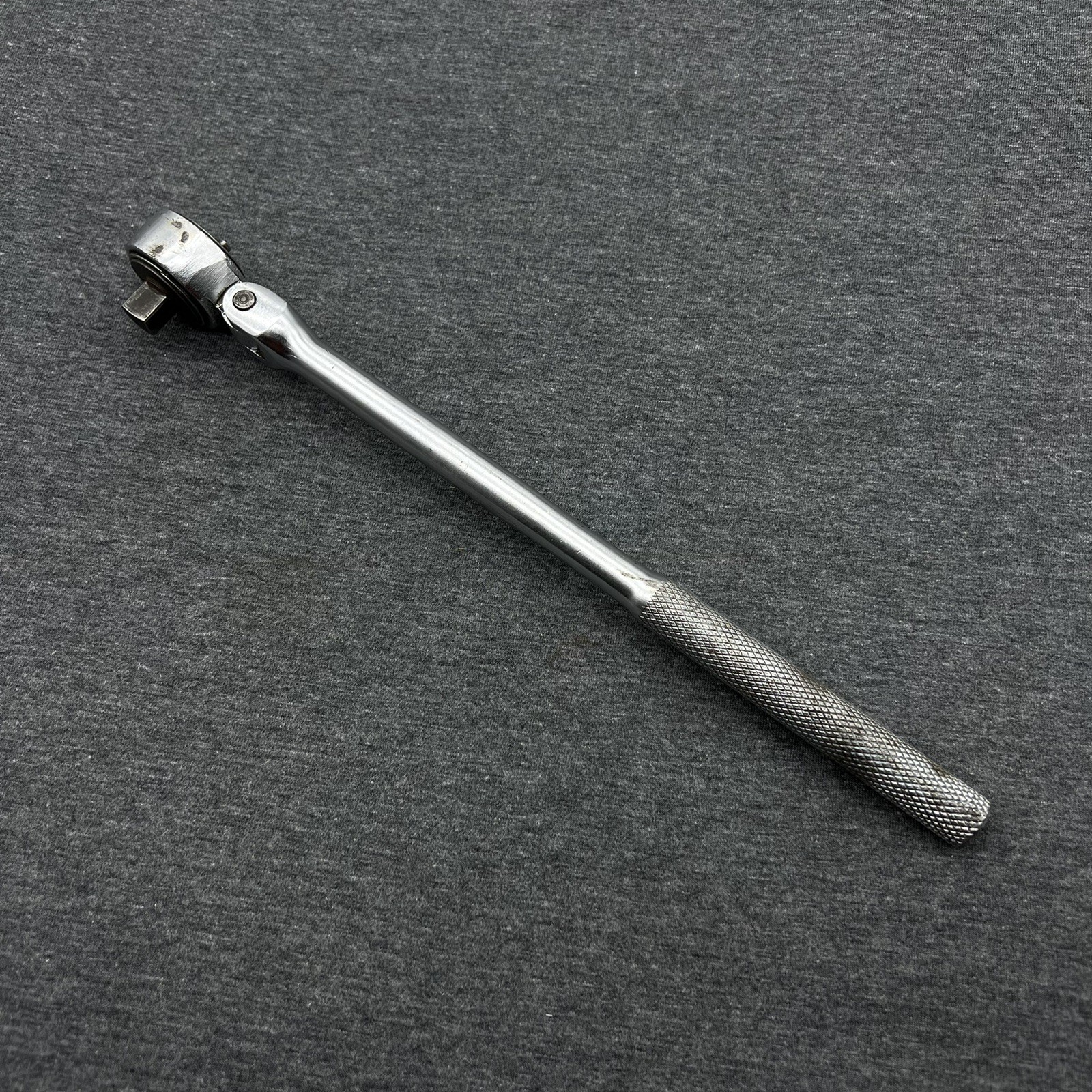 Dayton 11″ Flex Head Ratchet 3/8″ Drive Knurled Handle 4×991 USA
