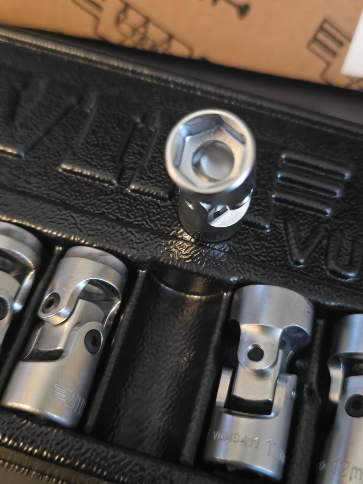 Vim Tools 1/4″ dr Metric Flex / Universal Socket Set 5.5 to 14mm w/Tray #VUMS400