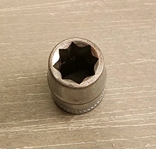 Craftsman USA 5/16″ (5-16) Socket 8 Point Star 3/8″ Drive BE Series Long C