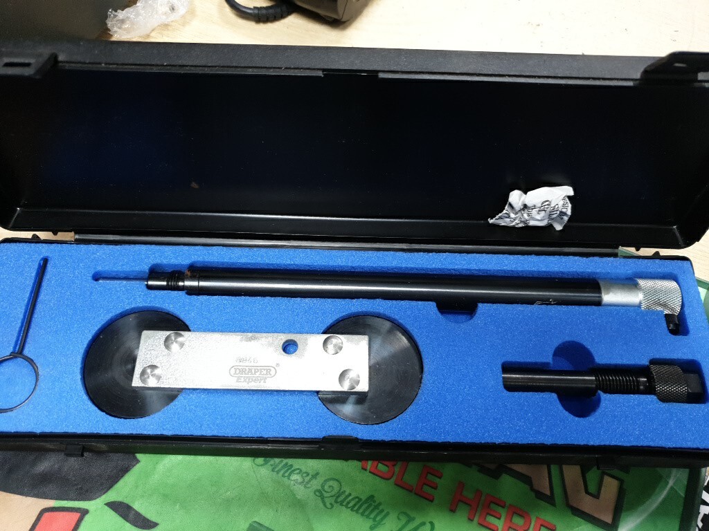 0565. Draper 32826 Vag Timing Kit 1.8T & 2.0 TSFI Camshaft Locking Tool