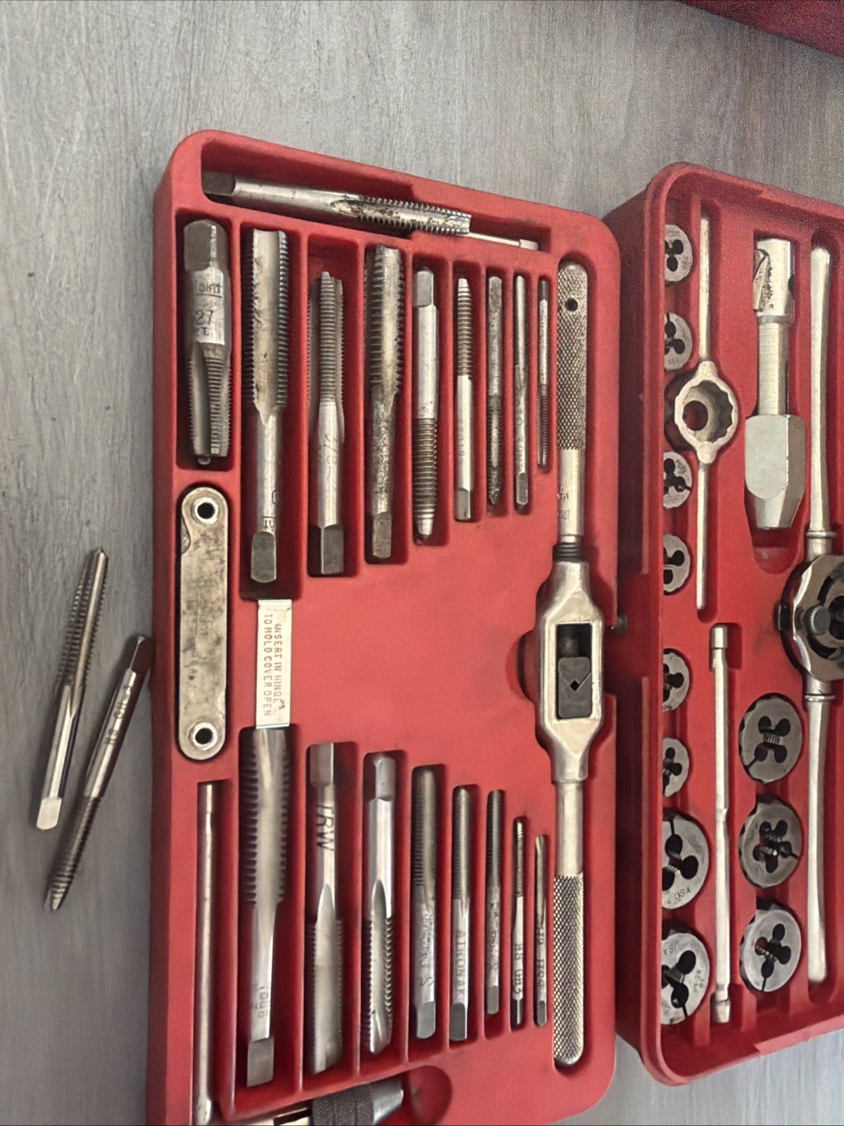 Snap on blue point TD2425 SAE tap and die set