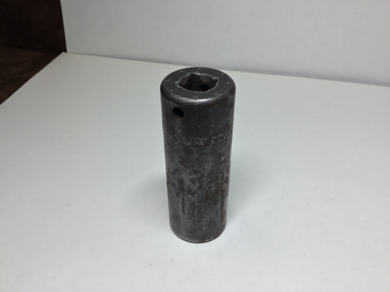 Snap-on Tools USA 3/8″ Drive 11/16″ SAE Deep 6 Point Impact Socket SIMF220 LO-P