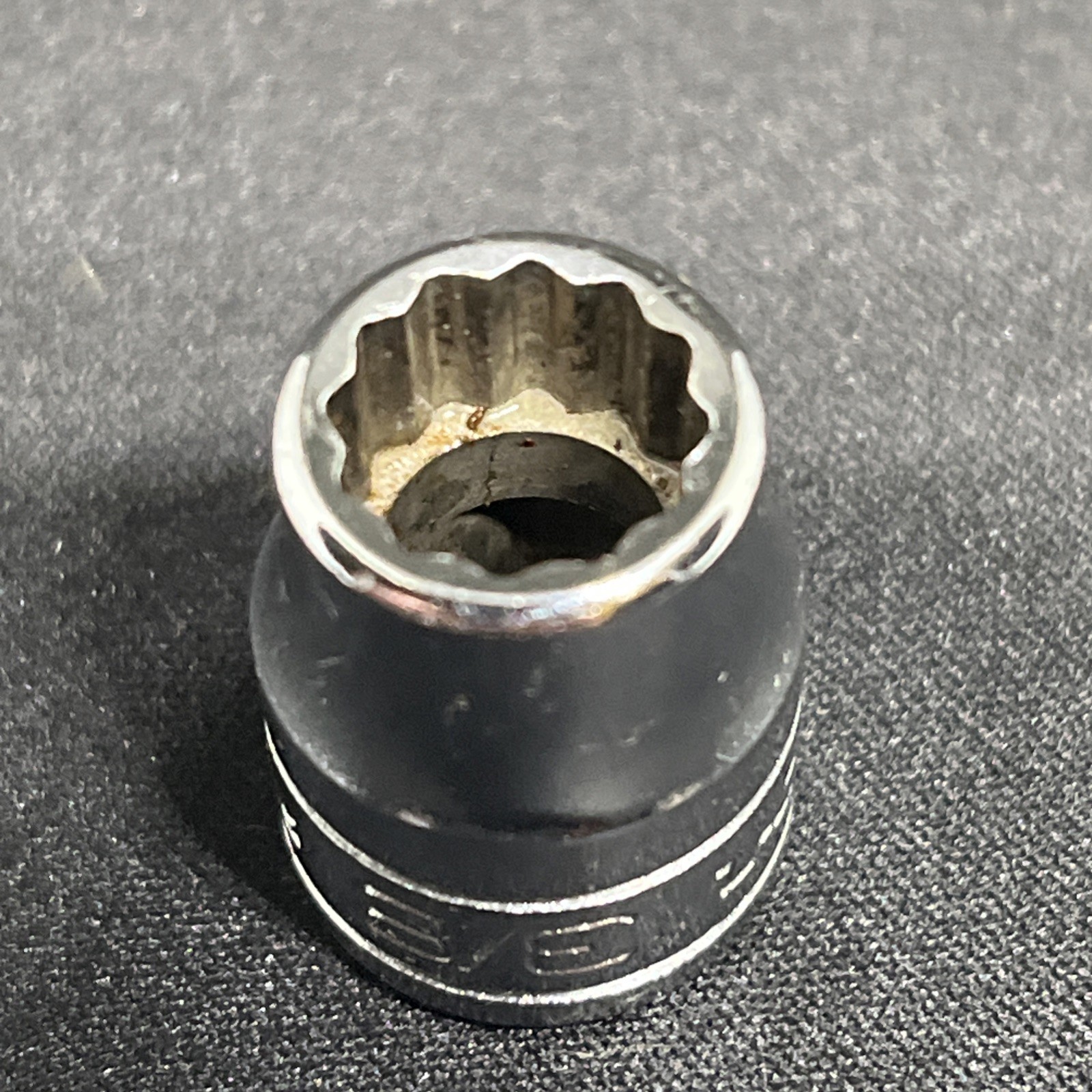 Snap-on Tools F121 3/8″ Drive 3/8″ SAE Shallow 12 Point Chrome Socket USA