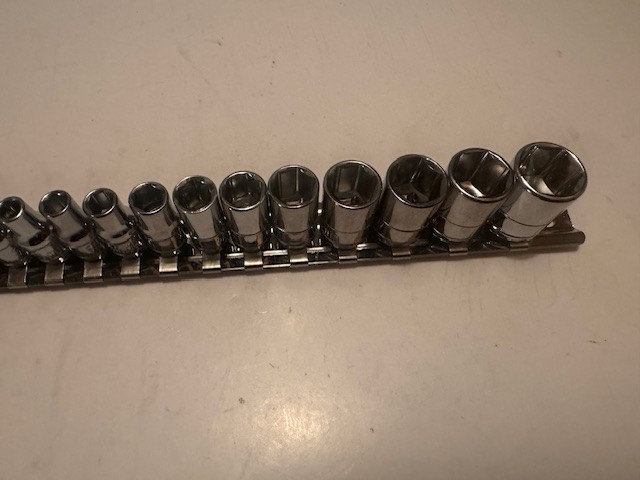 NEW 1/4″ DRIVE 23 PC METRIC & SAE 6 POINT STD SOCKET SET + RAIL