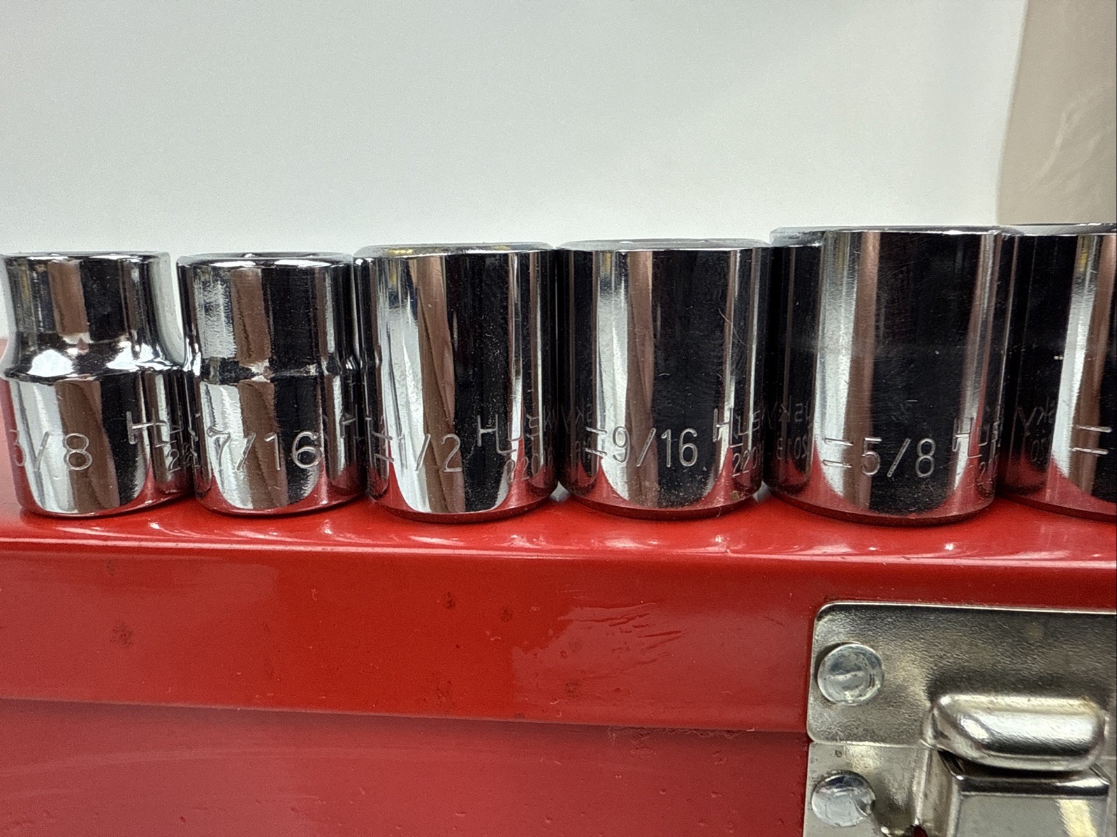Husky Professional 24 Piece SAE Socket Set 1/4 & 3/8 Drive Made in USA Like New