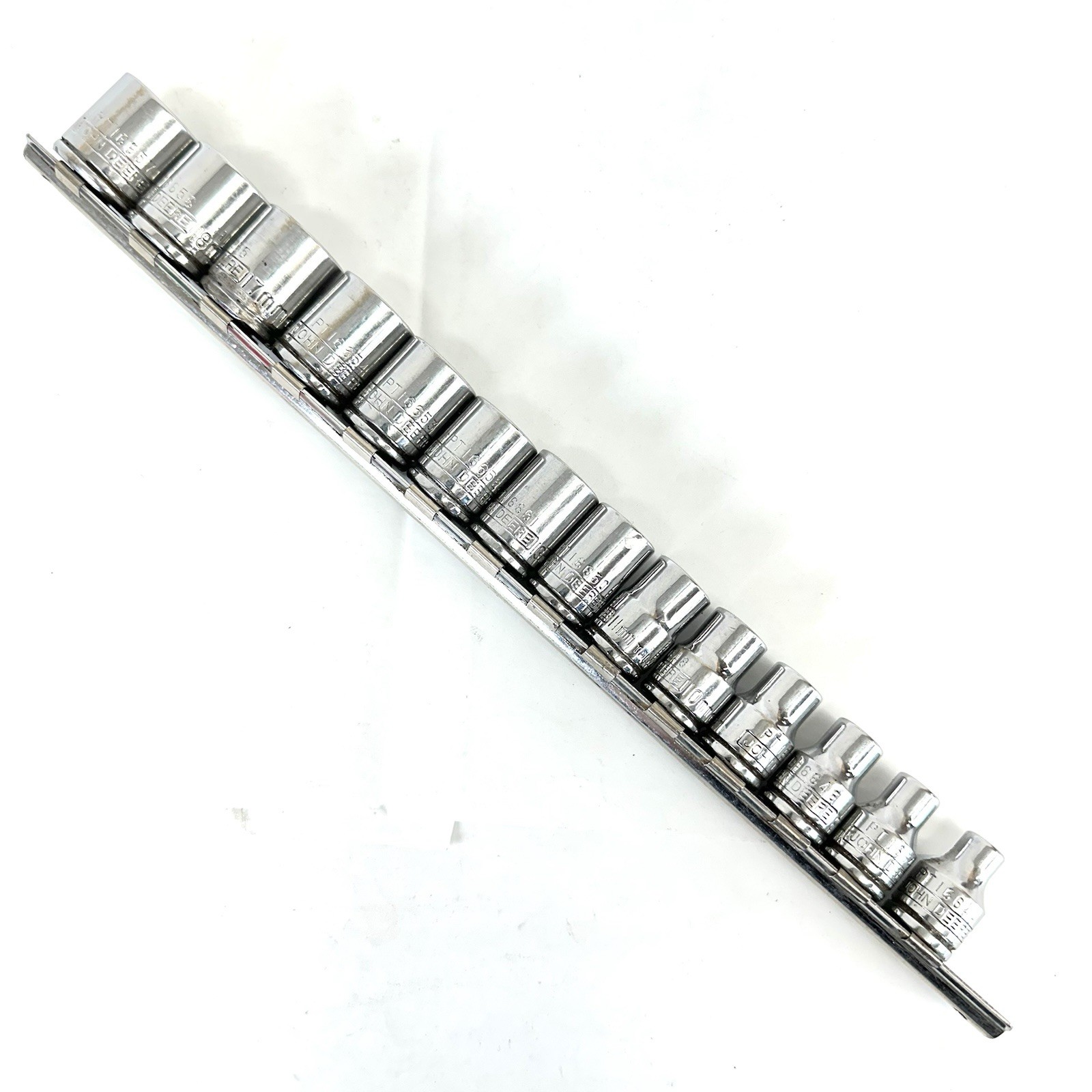 John Deere OEM 3/8-inch Drive 14 Piece Metric Socket Set 6mm-19mm