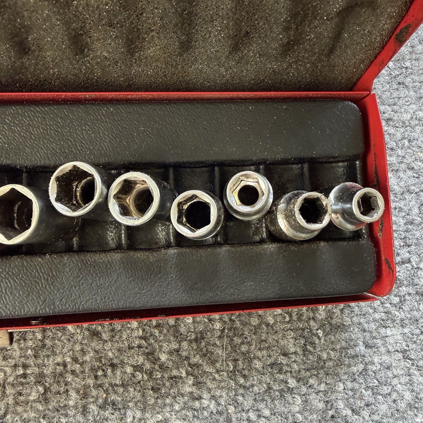 VTG Klein Tools 3/8 Drive Metric Socket Set 13-Piece 6-Point 7mm-19mm Metal Case