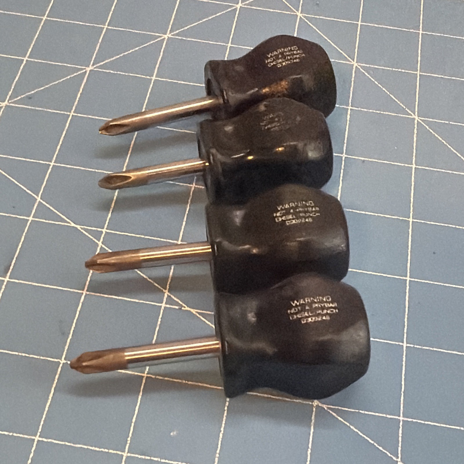 Vintage Snap-on Phillips Stubby Screwdriver SDDP22 Black Handle you get 1 of 4