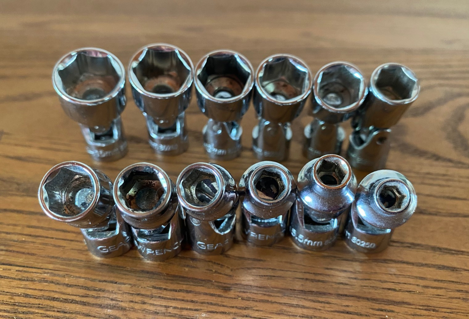 GearWrench 80311 1/4″ Flex 6 Pt Metric Swivel Socket Set of 12 – 5mm to 15mm