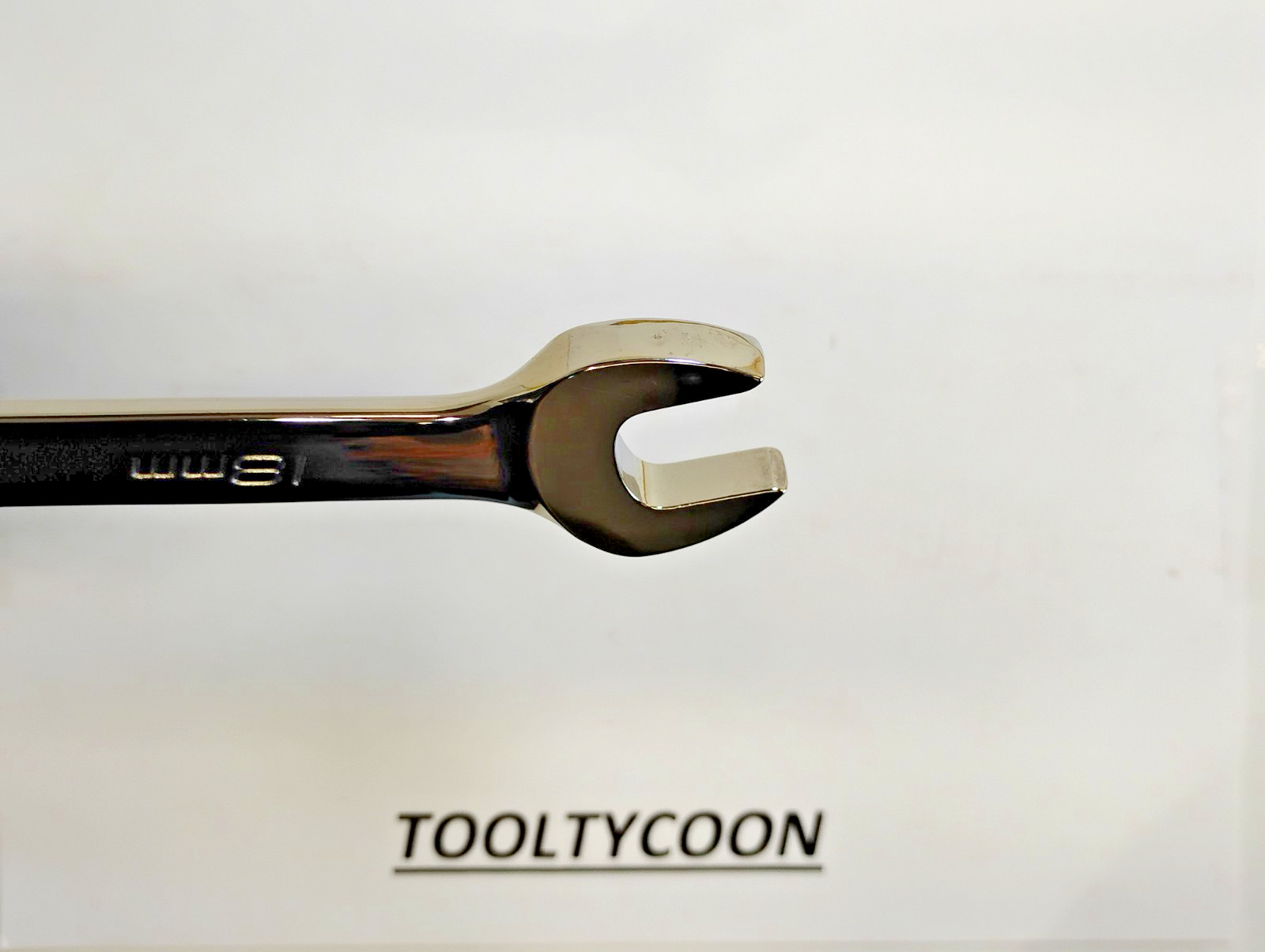 Snap-on Tools NEW 18mm Metric 0° Non-Reversing Ratcheting Combo Wrench OXRM18