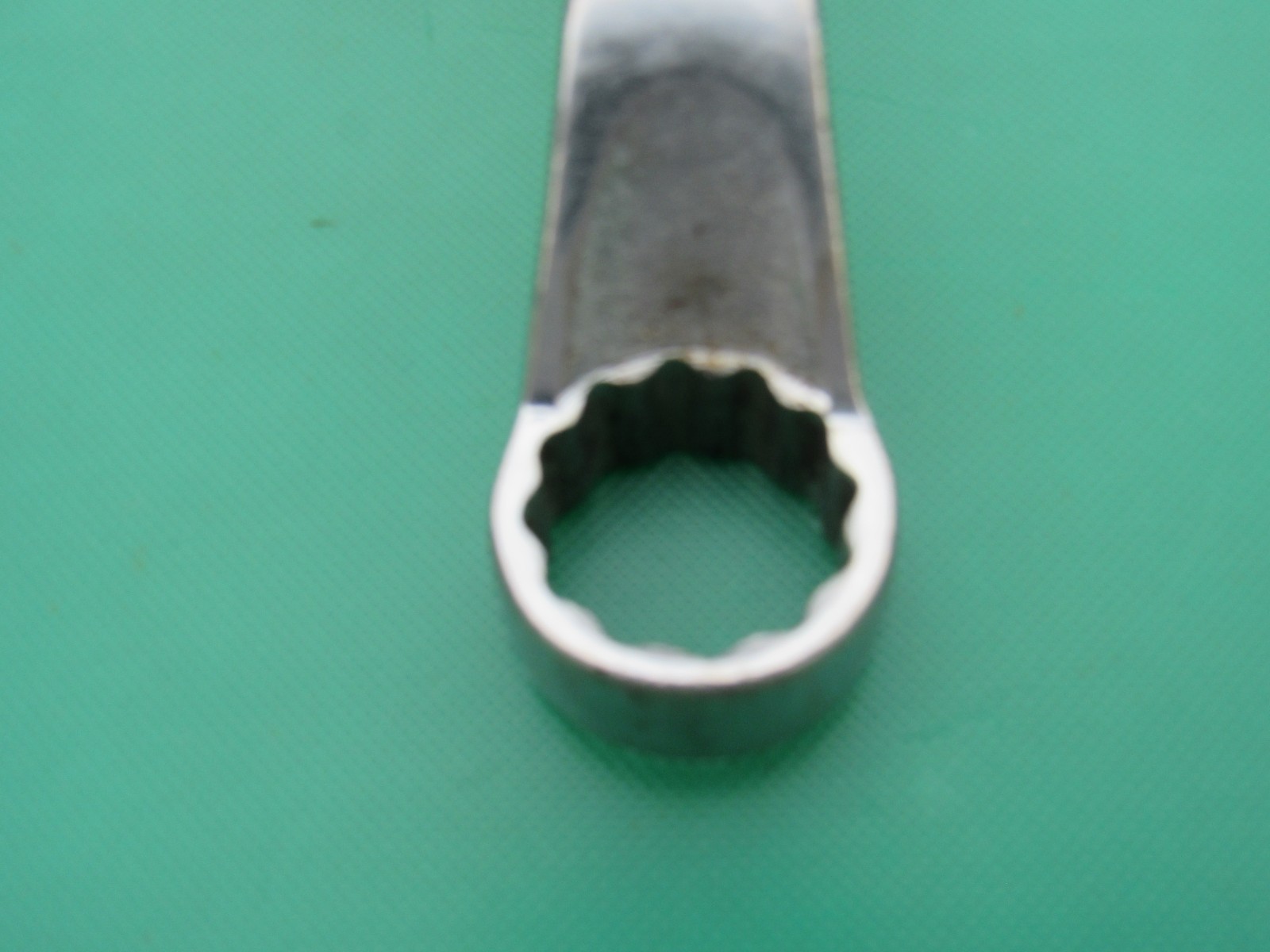 SNAP ON X02024 5/8″ X 3/4″ 12 POINT BOX END WRENCH 60° OFFSET UNDERLINE USED XO