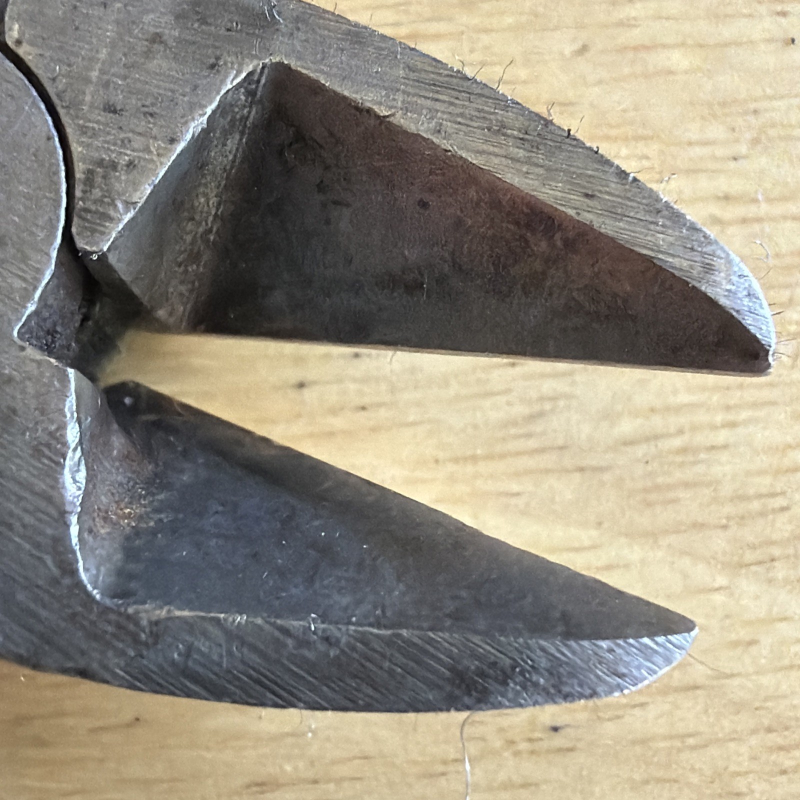 Snap On Tools 8.5″ Long Diagonal Cutters Cutting Pliers Red 388CF Made in USA