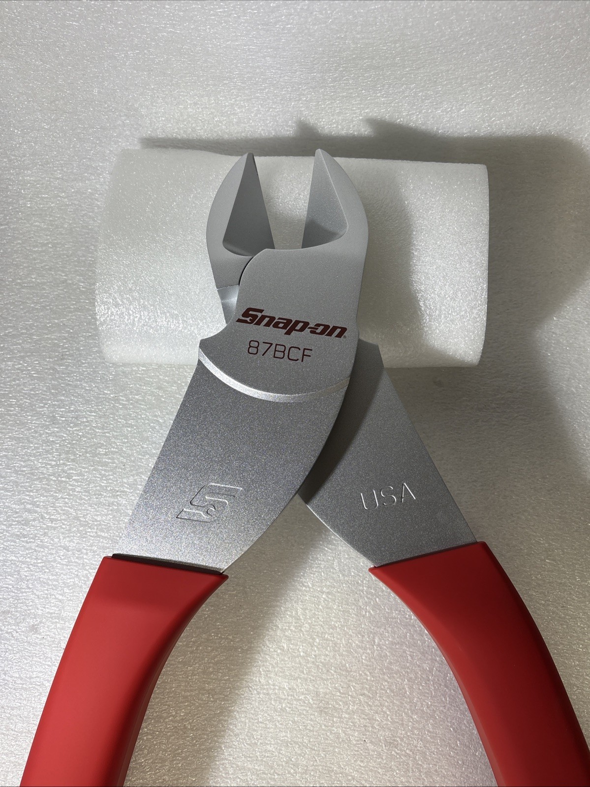 New Snap-On Red Diagonal Cutter Pliers Giant Display Wall Mount
