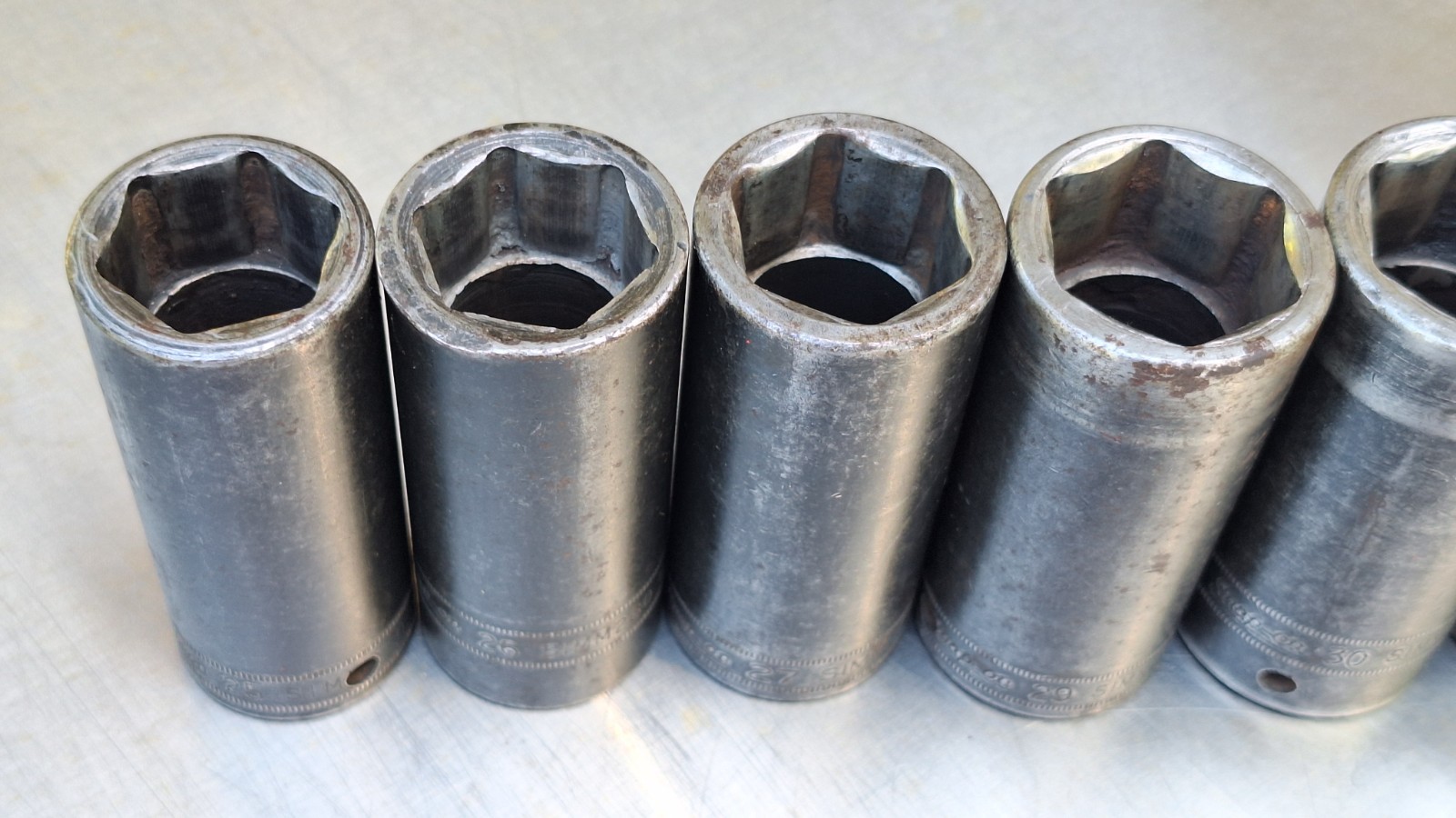 Snap On 1/2″ Drive 6-Point Metric Deep Impact Socket Set 36,34,32,30,29,27-15MM