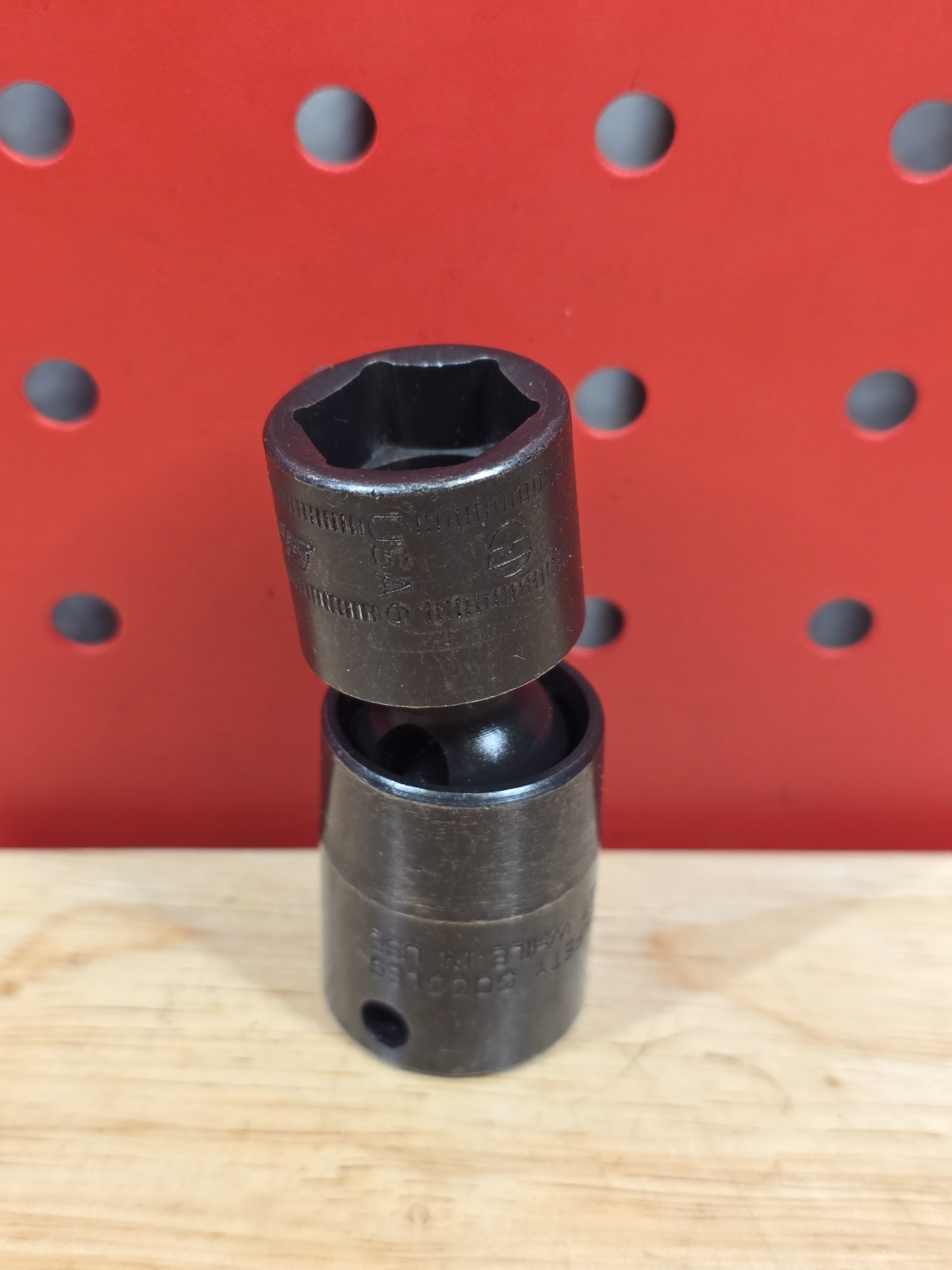 Snap-on Tools NEW IPFM17C 17mm 3/8″ Drive Metric 6-Point Impact Swivel Socket