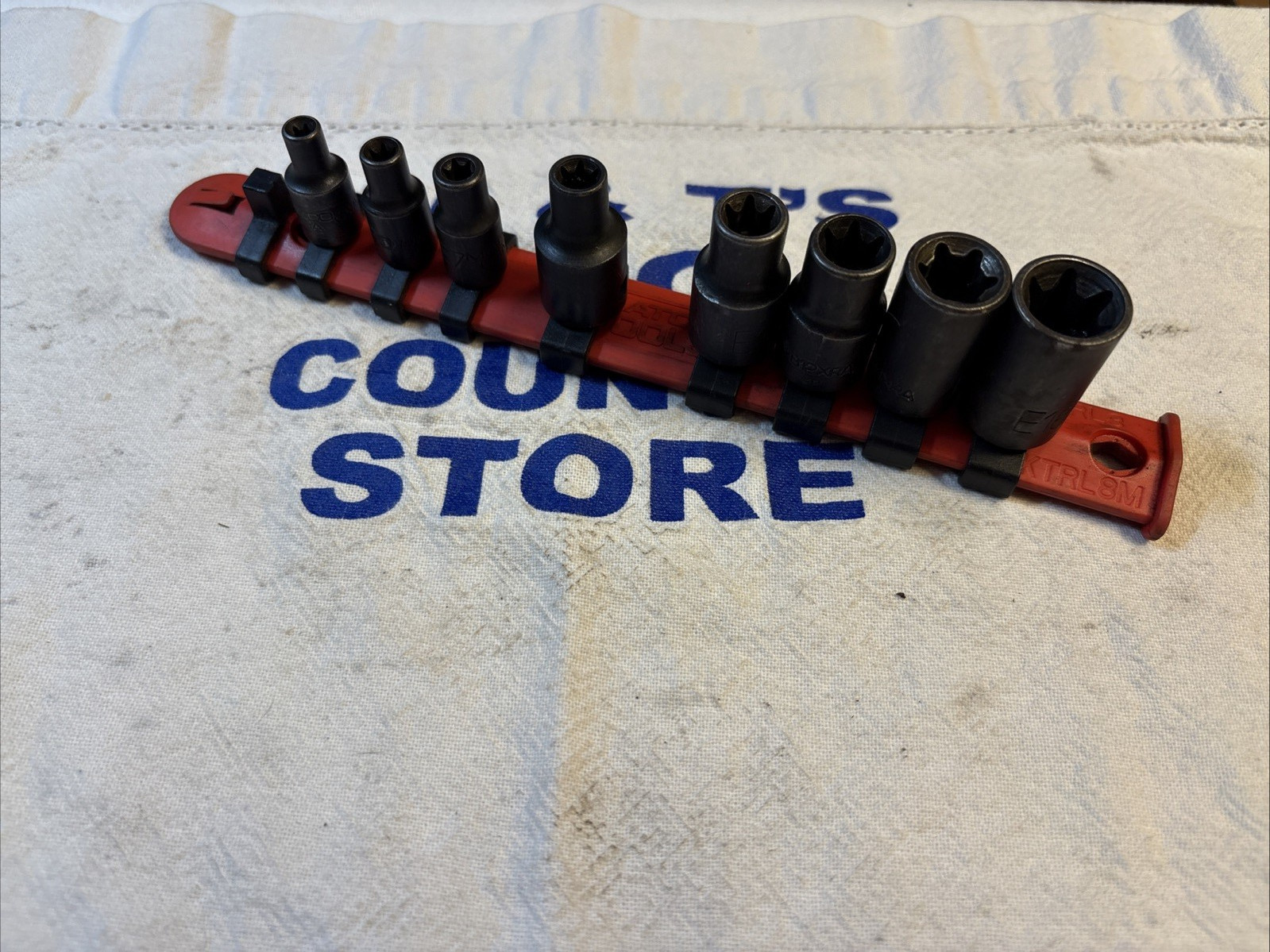 Matco Tools USA 1/4″ & 3/8″ Drive 8pc Inverted Torx Socket Set w/ Matco rail