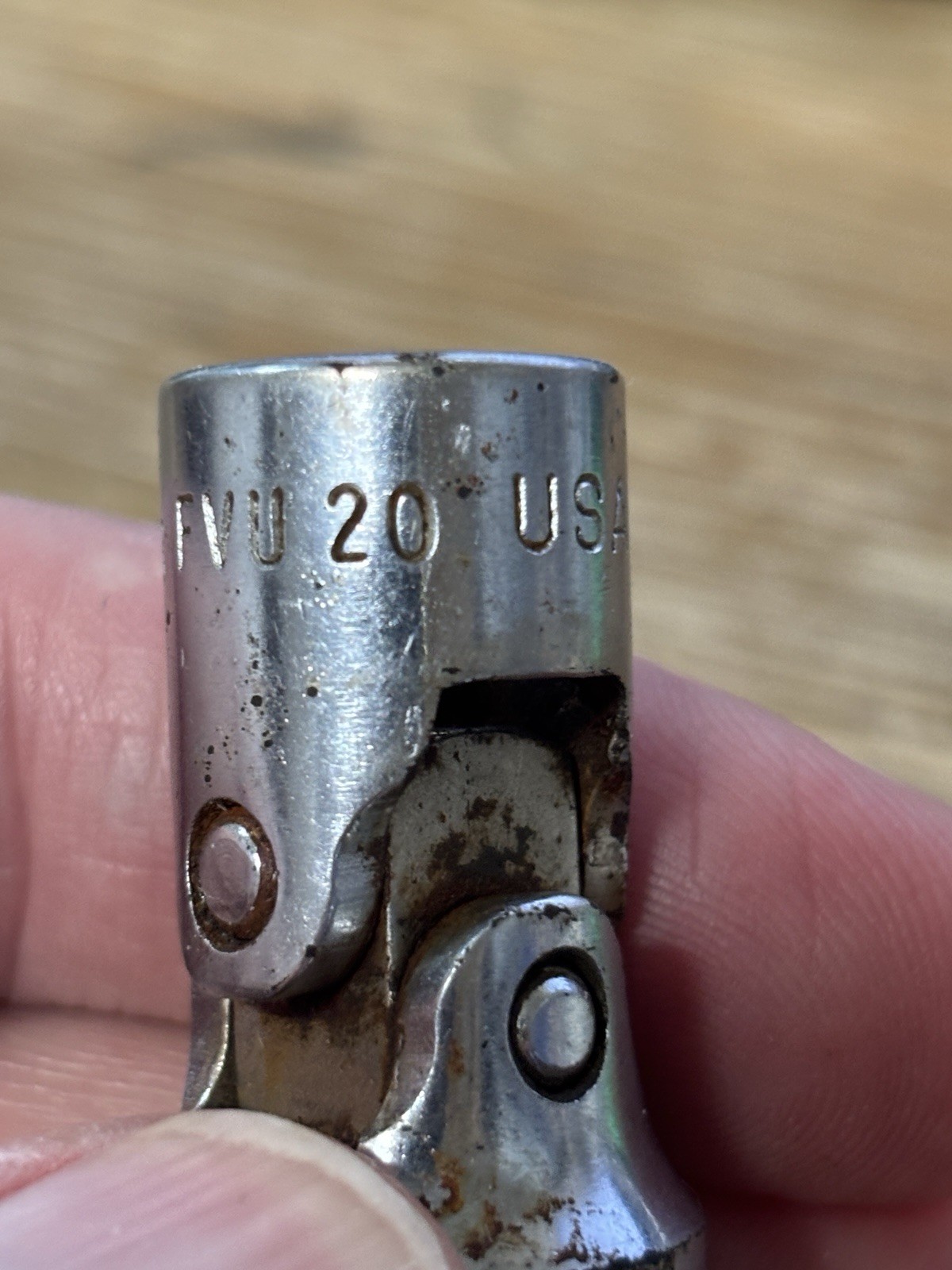 Snap On 5/8″ Universal Swivel Socket 3/8″ Drive 12 Point FVU20 Vtg USA