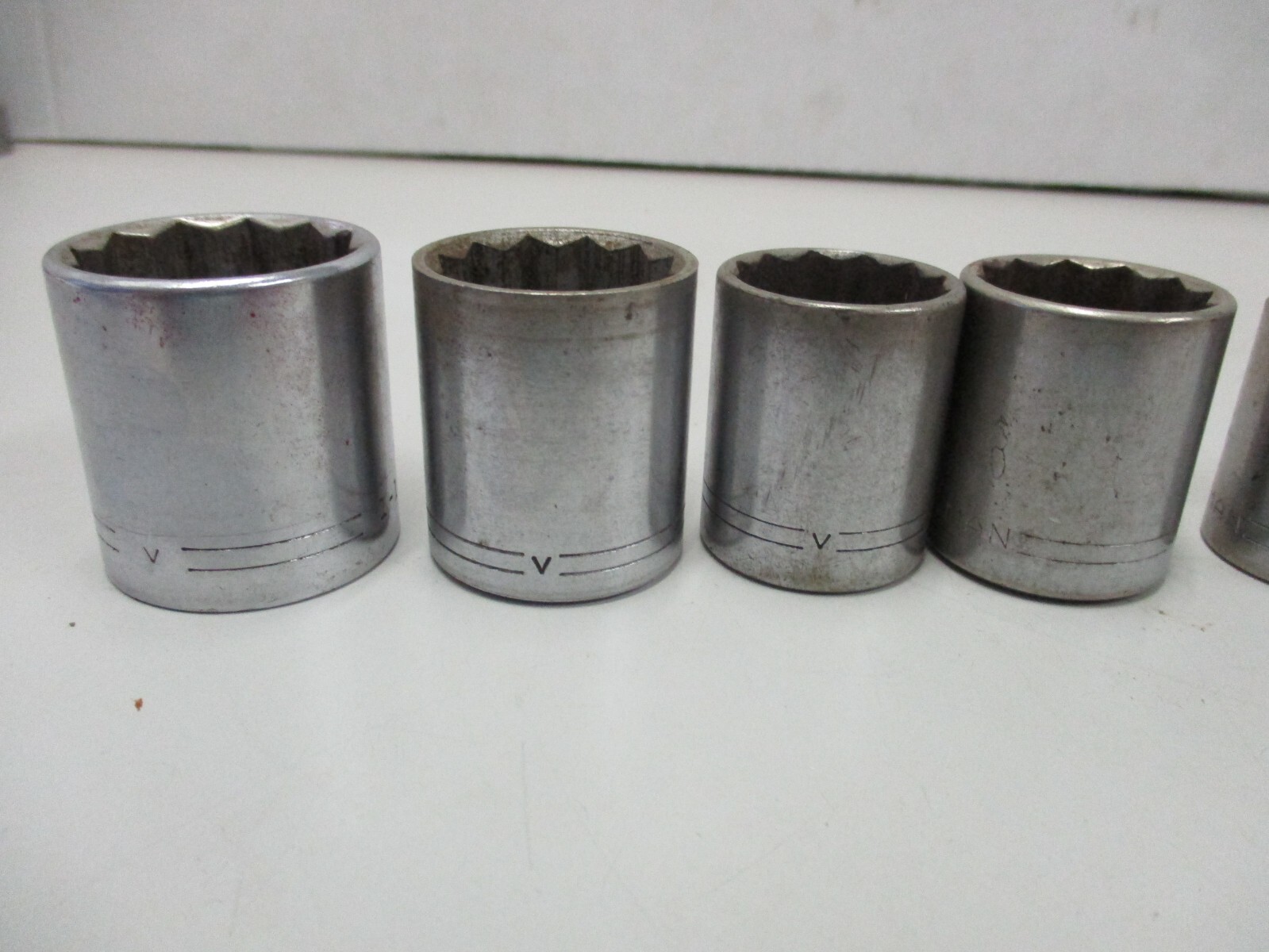 Craftsman 13pc =V= Series 1/2″ Drive 12 Point SAE Socket Set 7/16 to 1-1/4