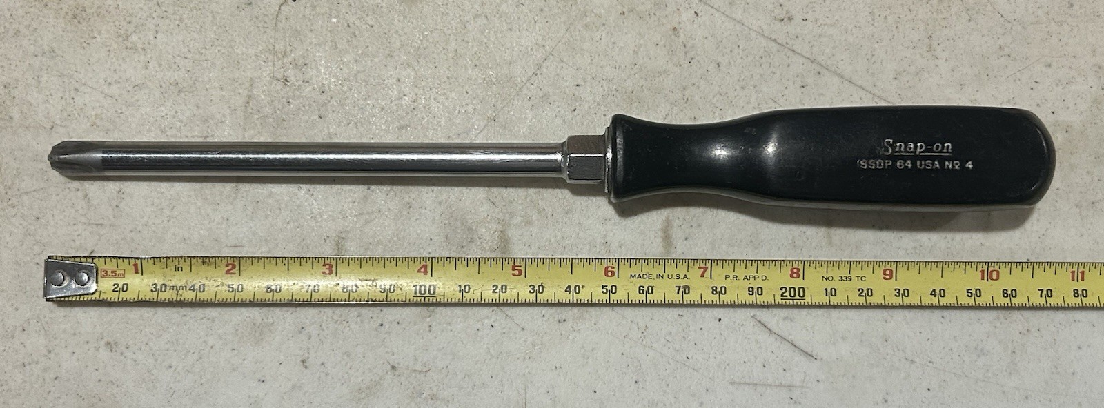 VINTAGE Snap-On SSDP64 #4 Phillips Screwdriver Black Hard Handle USA