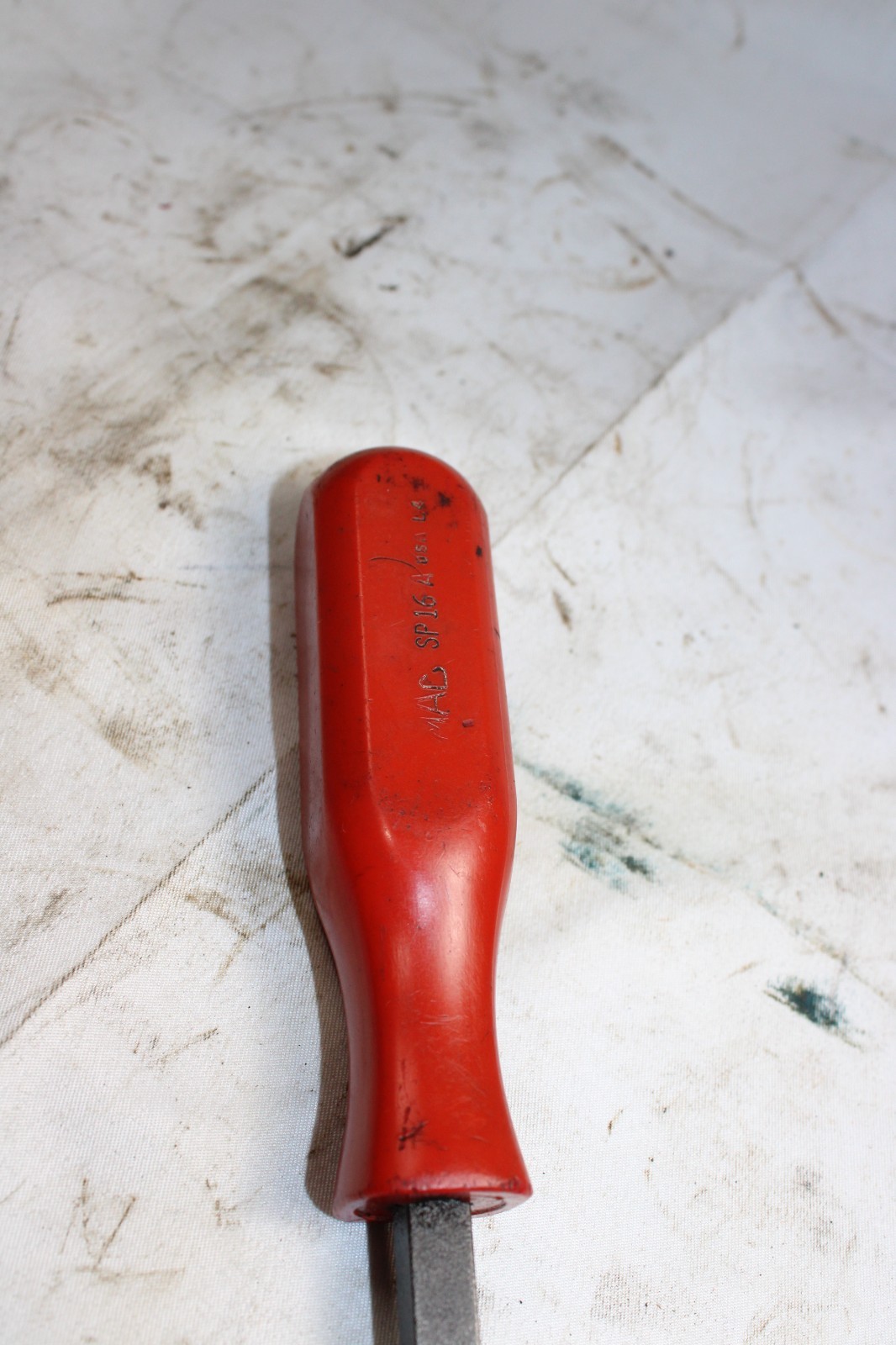 MAC TOOLS SP16A, GASKET/CARBON SCRAPER, 11″ L., 1″ W. BLADE.