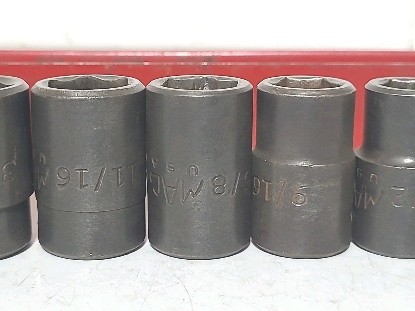 Mac Tools 1/2” Drive 6 point 11 Piece Shallow Impact Socket Set 3/8” – 1″ & Tray