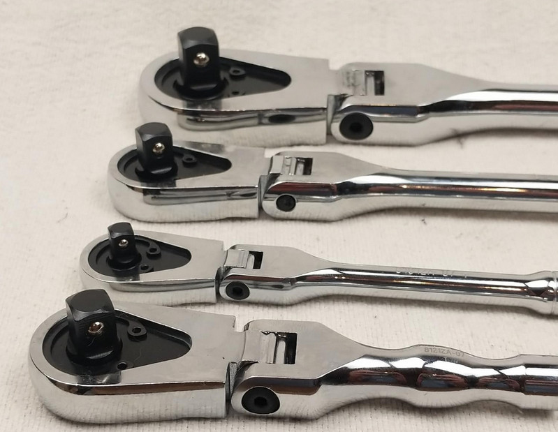 GEARWRENCH 4 Pc. 1/4, 3/8″ & 1/2″ Drive 84 Tooth Flex Head Teardrop Ratchet Set