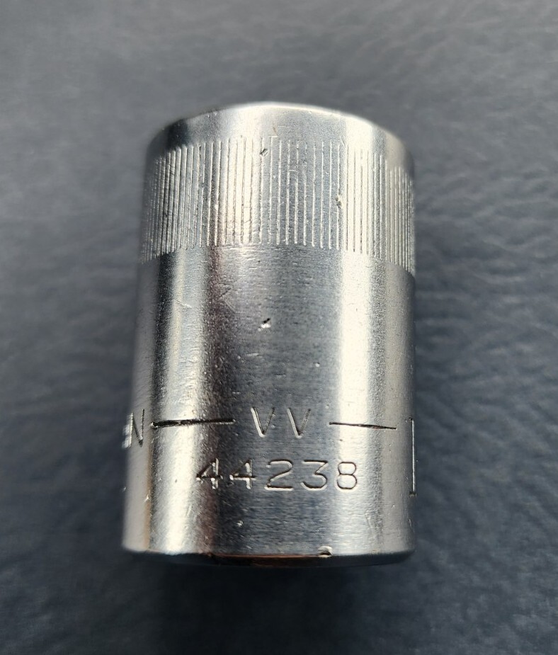 Craftsman USA 19mm Socket 12 Point 1/2″ Drive VV 44238 (Top Knurl mm)