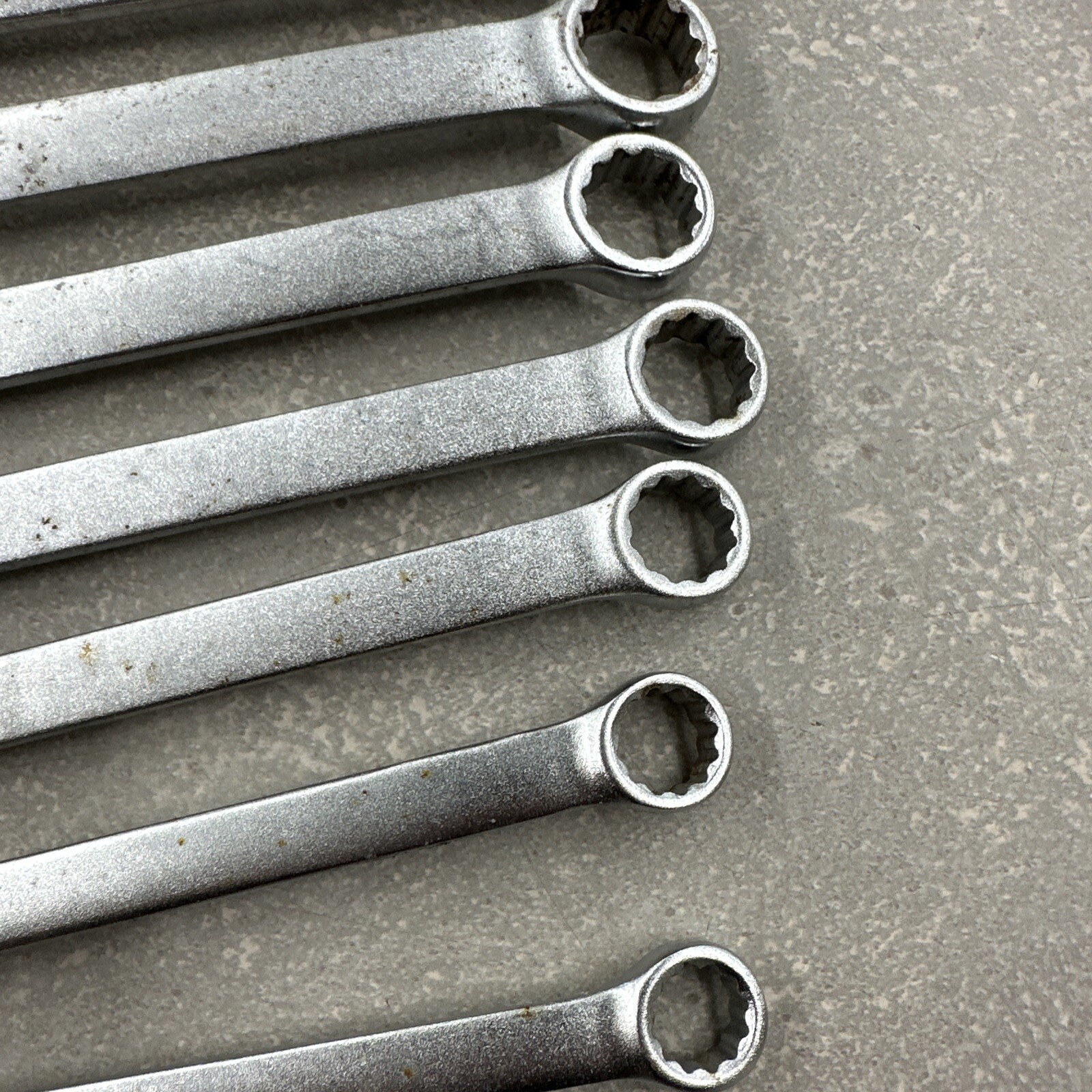 Blue Point Wrench 9 Pcs BLPCWM Metric 11mm-19mm 12pt With YA381A Wrench Rack
