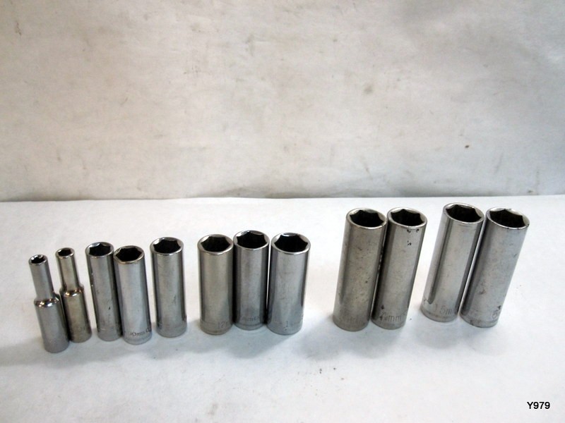 CRAFTSMAN set of 12 sockets 6 point metric read description