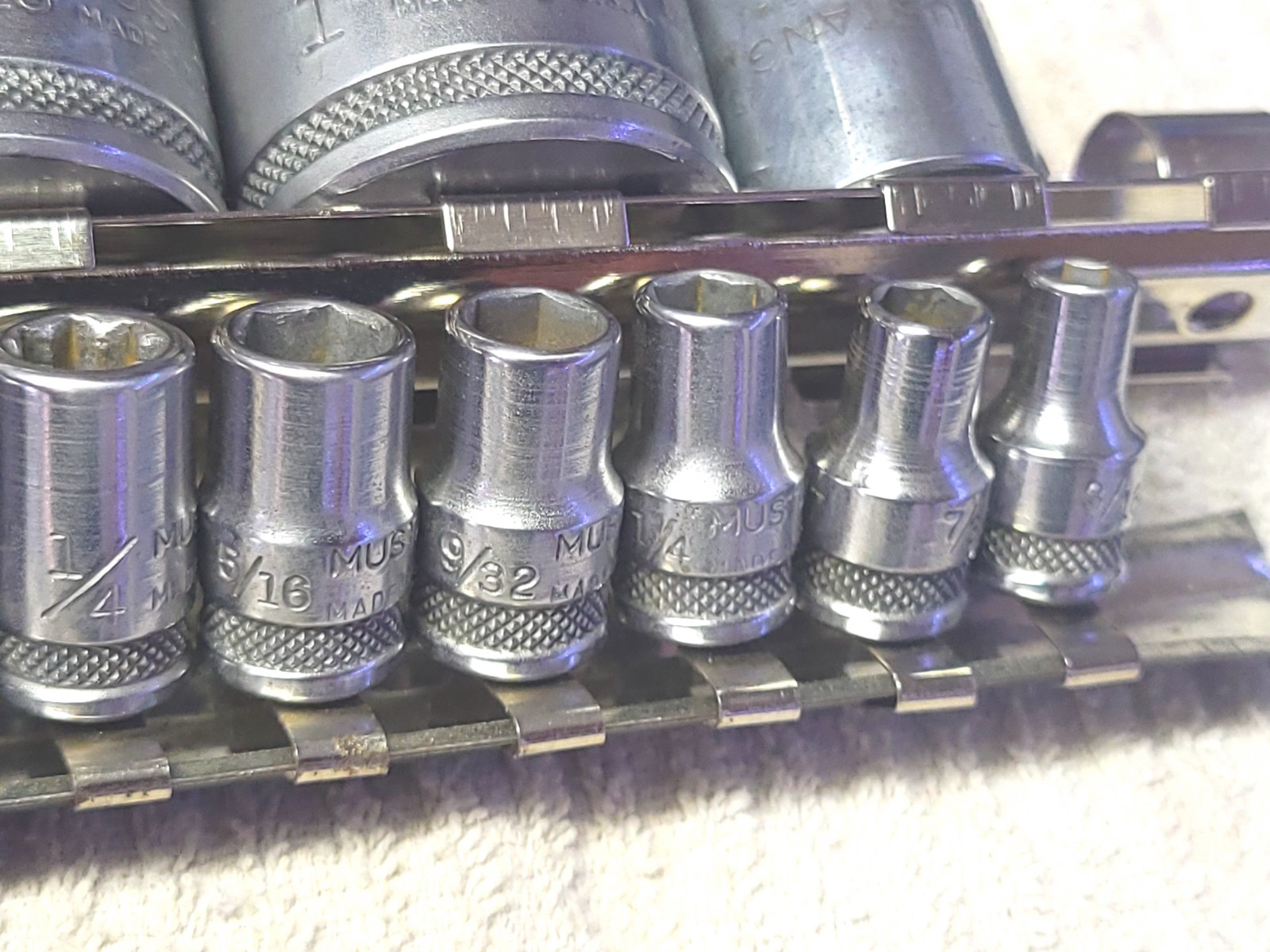 Huge Mustang New Britain Socket Set 1/2″ 3/8″ & 1/4″ Drive 31pc Buffed Nice!