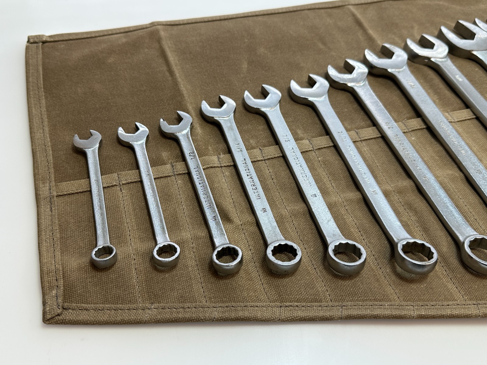 International Harvester IH USA SAE 3/8″-1-1/4″ (Complete) Combination Wrench Set