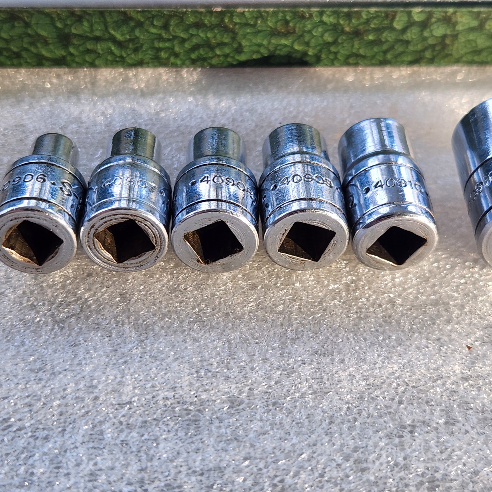 S.K. & S.K. Wayne 1/4″ & Case. 7 6 Pt Deep Sockets, 7 – 6 Pt Reg, 2 Ext. 6″ & 2″
