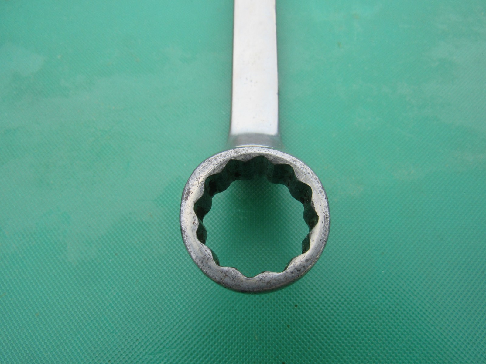 SNAP ON X02024 5/8″ X 3/4″ 12 POINT BOX END WRENCH 60° OFFSET UNDERLINE USED XO