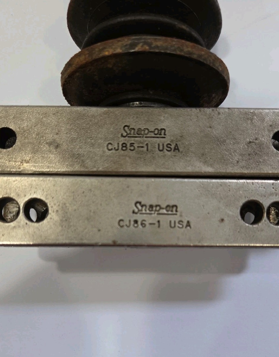 Snap-on CJ85-1 and CJ86-1 16 Piece Gear Puller USA