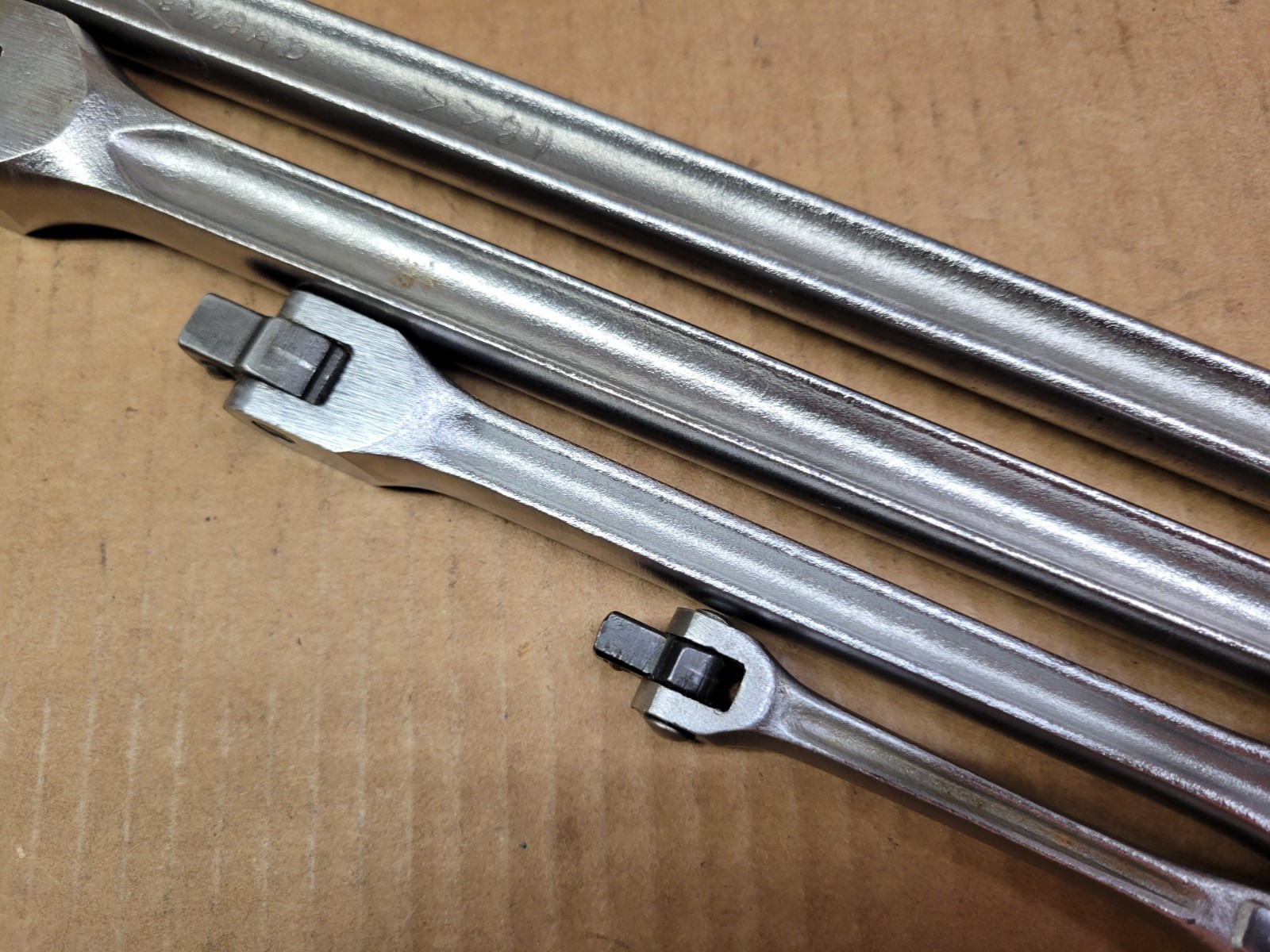Craftsman USA 4-Piece Breaker Bar Set 1/4 + 3/8 + 1/2″ + 1/2″ long