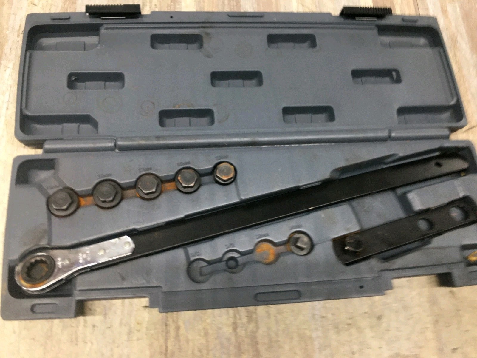 Lisle 59650 11pc Ratcheting Serpentine Belt Tool Kit AS IS ONLY 8 PIECES