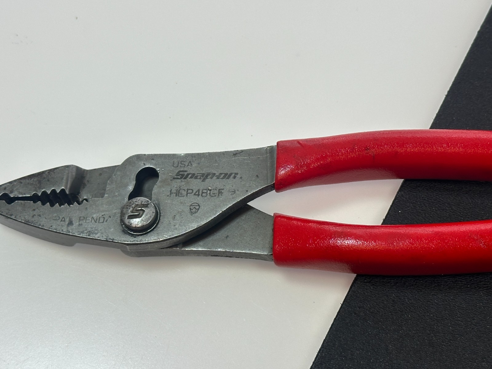 🇺🇸 Snap On Tools USA RED Comfort Grip 8″ Universal Hose Clamp Pliers, HCP48CF