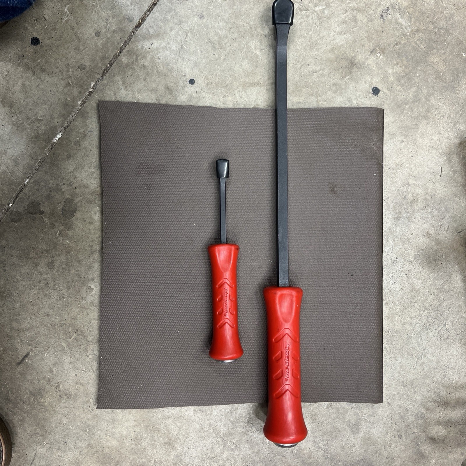 2Piece Set Snap-on USA Red Handle Striking Pry Bar SPBS18A SPBS8A