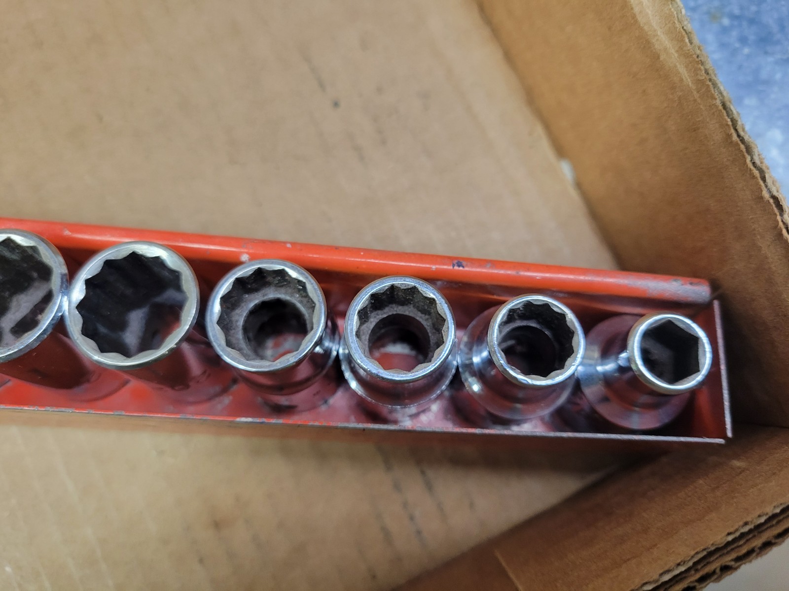 Mac Tools USA 15-Piece1/2″ Drive SAE 12-Point Socket Set 3/8 – 1-1/4″