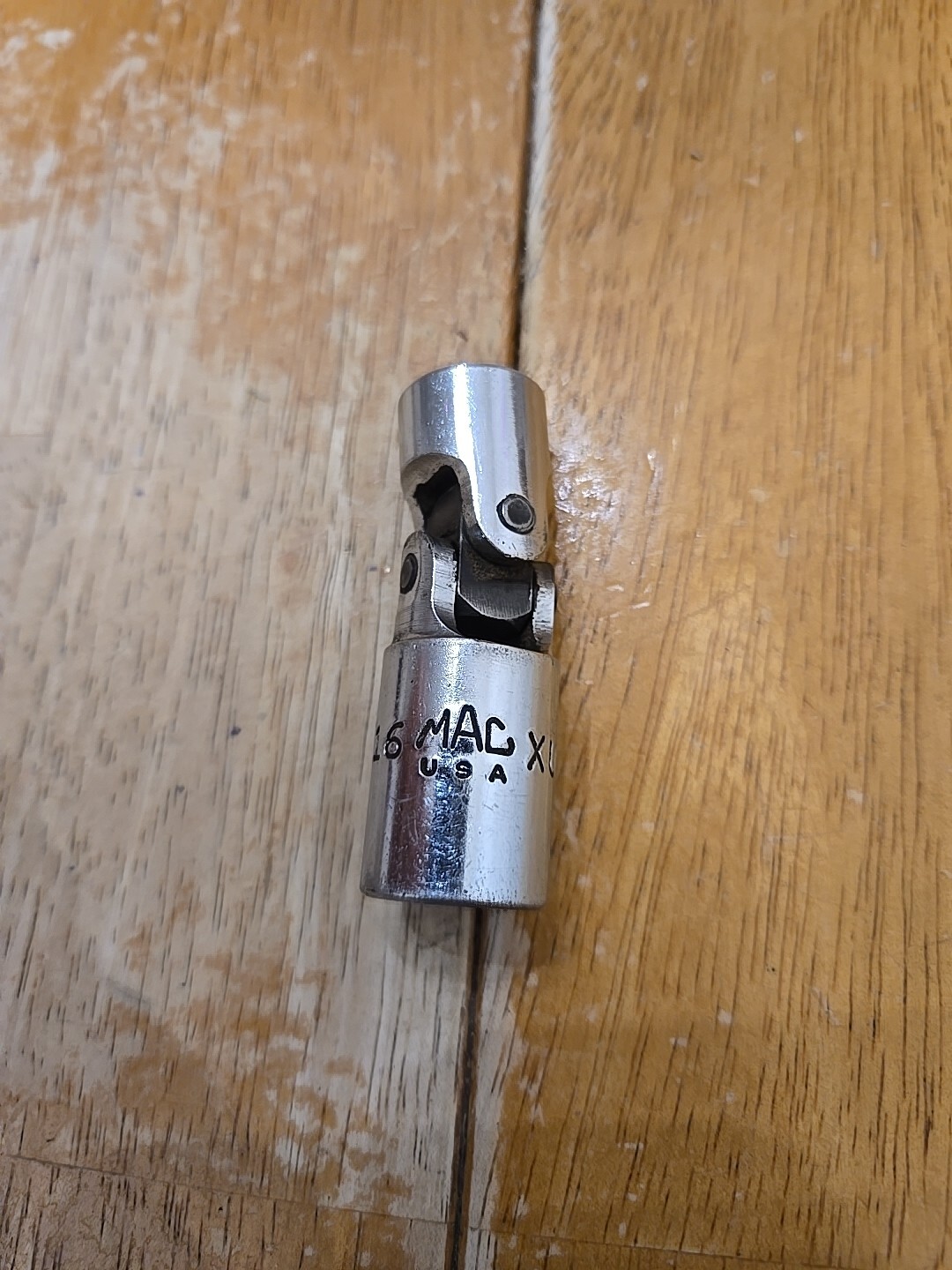 Mac Tools 3/8″ Drive 9/16″ 6PT Chrome Deep Swivel Socket For Parts XU186D