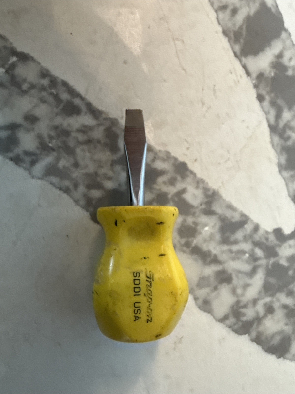 SNAP ON SDD1 STUBBY YELLOW HARD HANDLE SLOTTED STRAIGHT FLAT TIP SCREWDRIVER