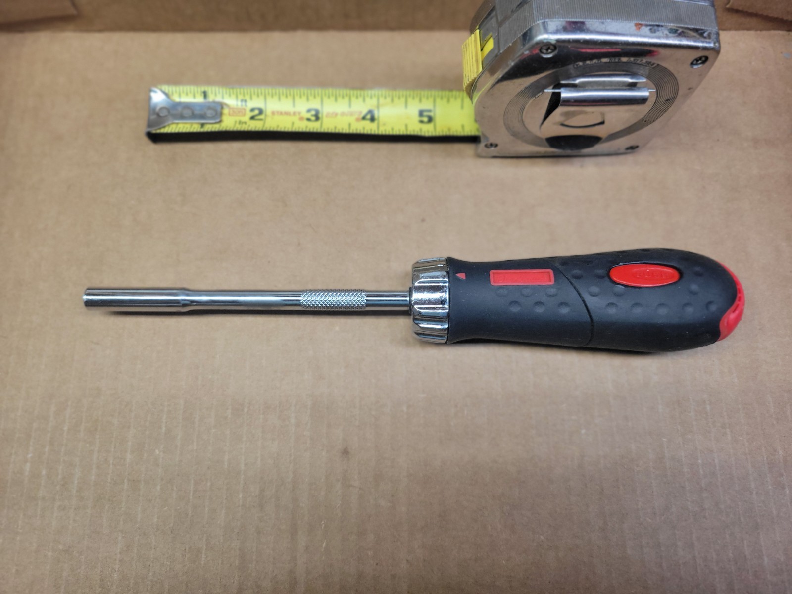 Black Hawk Pistol Grip Ratcheting Magnetic Tip Screwdriver w/ 6 bits No 9000R-2