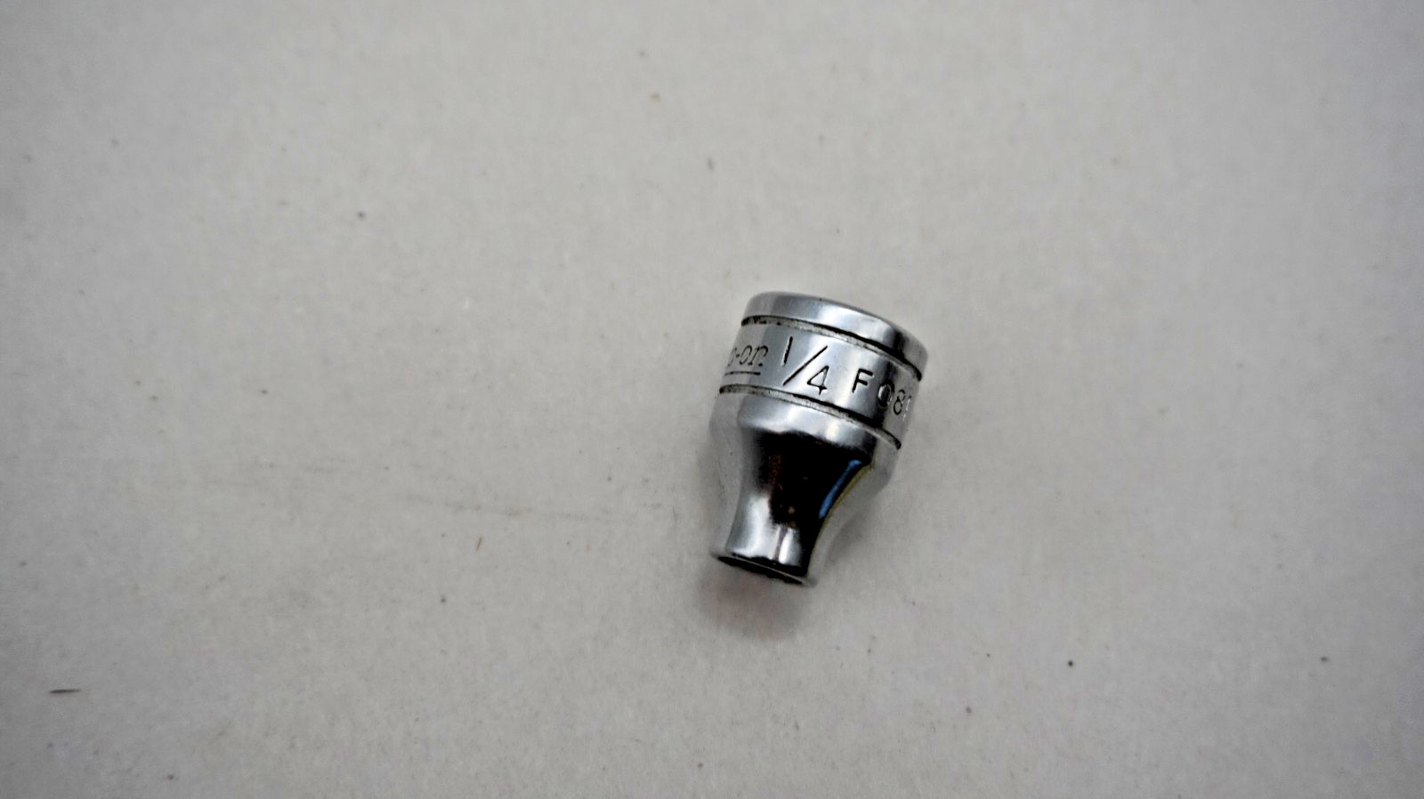 Snap On F081 3/8″ drive 12-point shallow 1/4″ socket free ship USA only