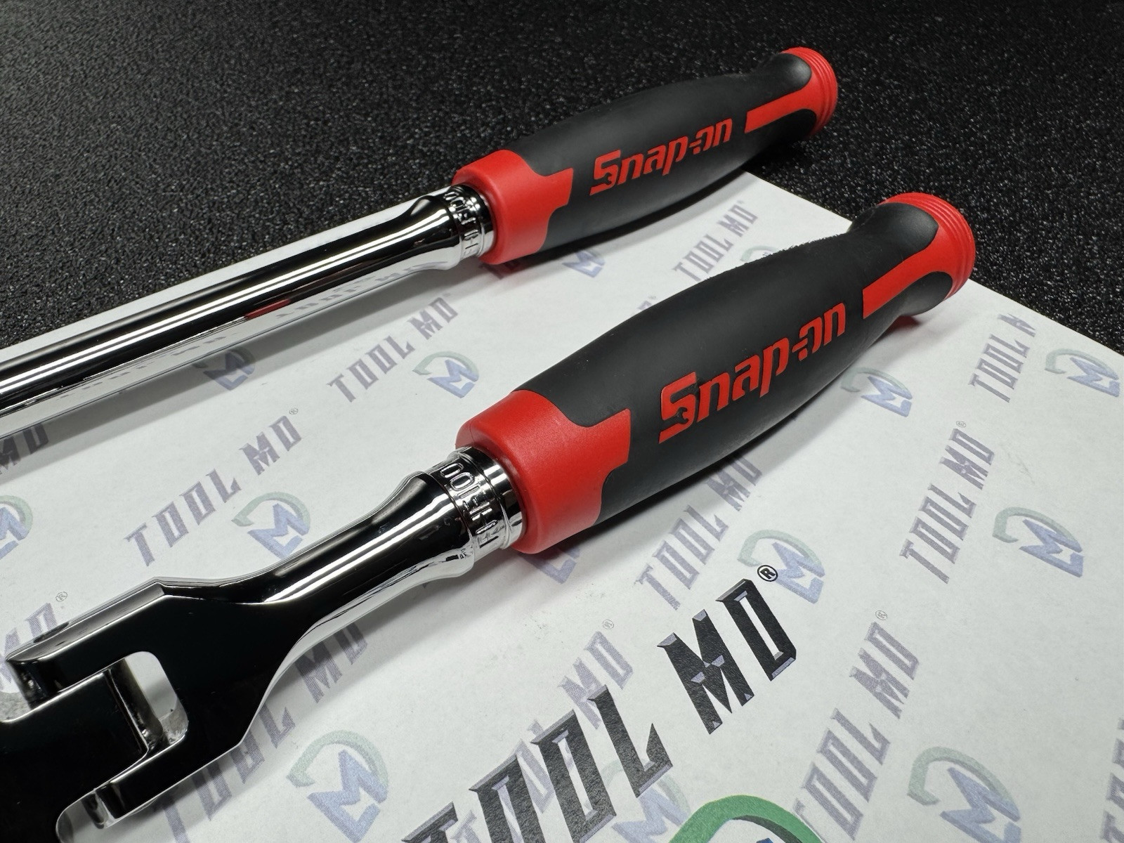 Snap-on Tools USA NEW RED 2-Piece 3/8” Drive SOFT GRIP Ratchet Set RAT2FHFR