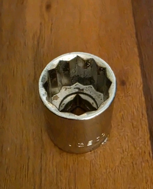 Easco USA 15/16″ Socket 12 Point 1/2″ Drive 53 3130