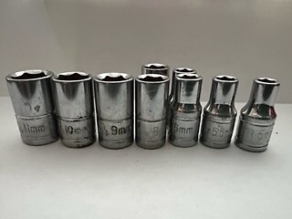 Vintage – Great Neck 1/4″ Drive 6pt Standard and Metric Shallow Sockets