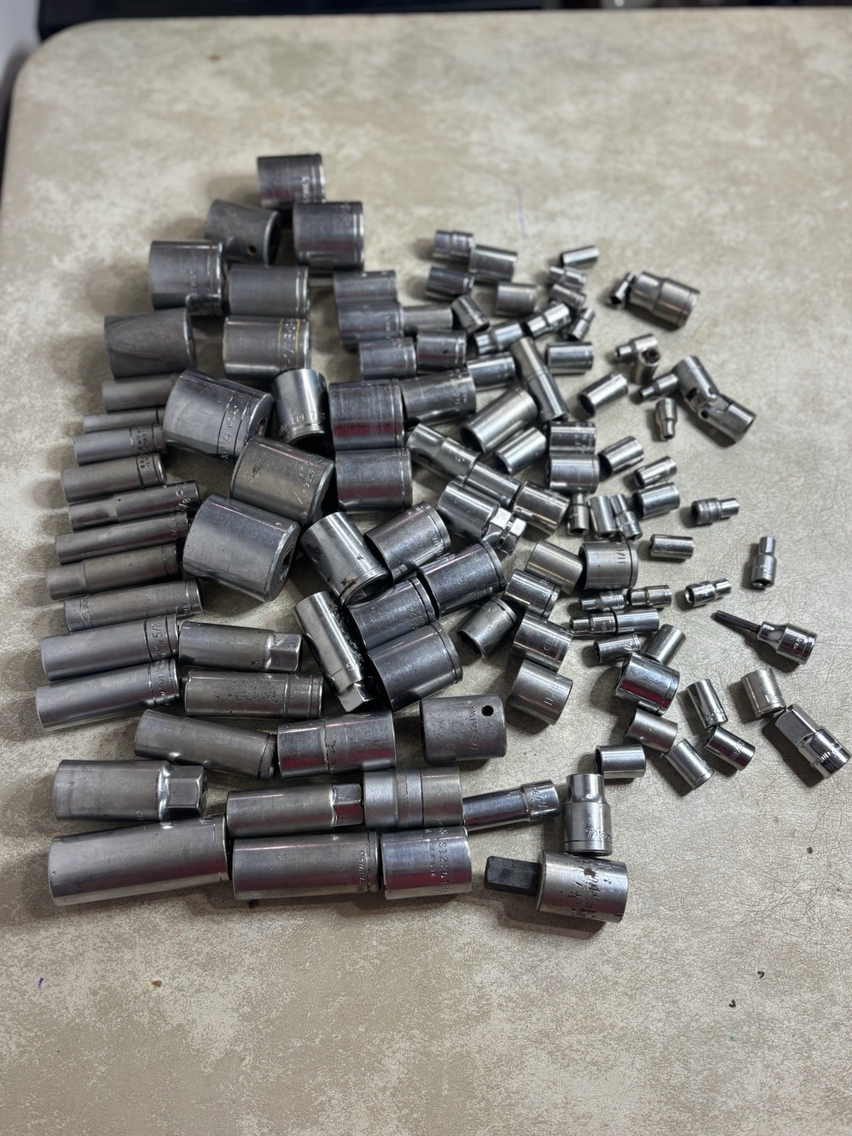 111 Lot Used Sockets Different SAE & Metric &condition 15lbs