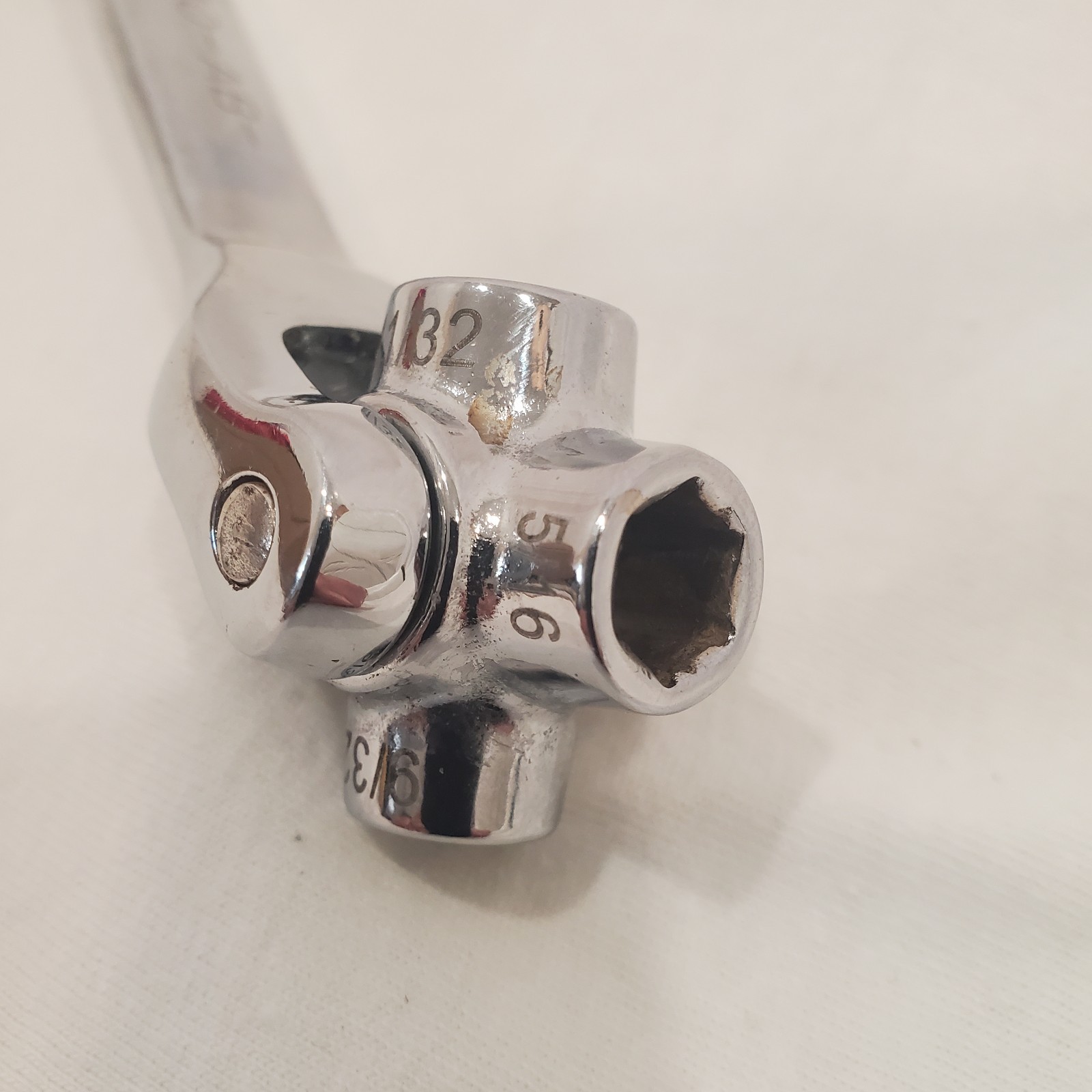 Craftsman Dogbone 35740-AB 8 In 1 Swivel Wrench 1/8″ to 3/8″
